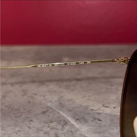 Ray-Ban sunglasses - Picture 6 of 10